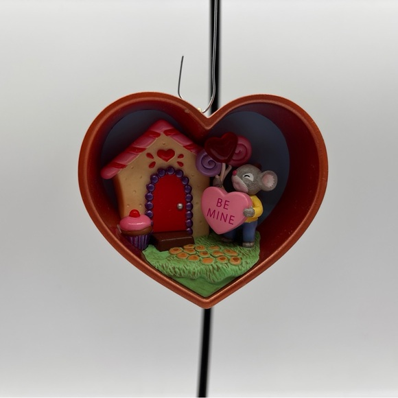 Hallmark Keepsake 2017 Be Mine, Cookie Cutter Mouse! Christmas Tree Ornament 1st - Picture 1 of 12